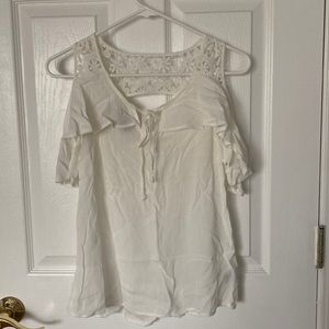 Woman’s IZ BYER blouse